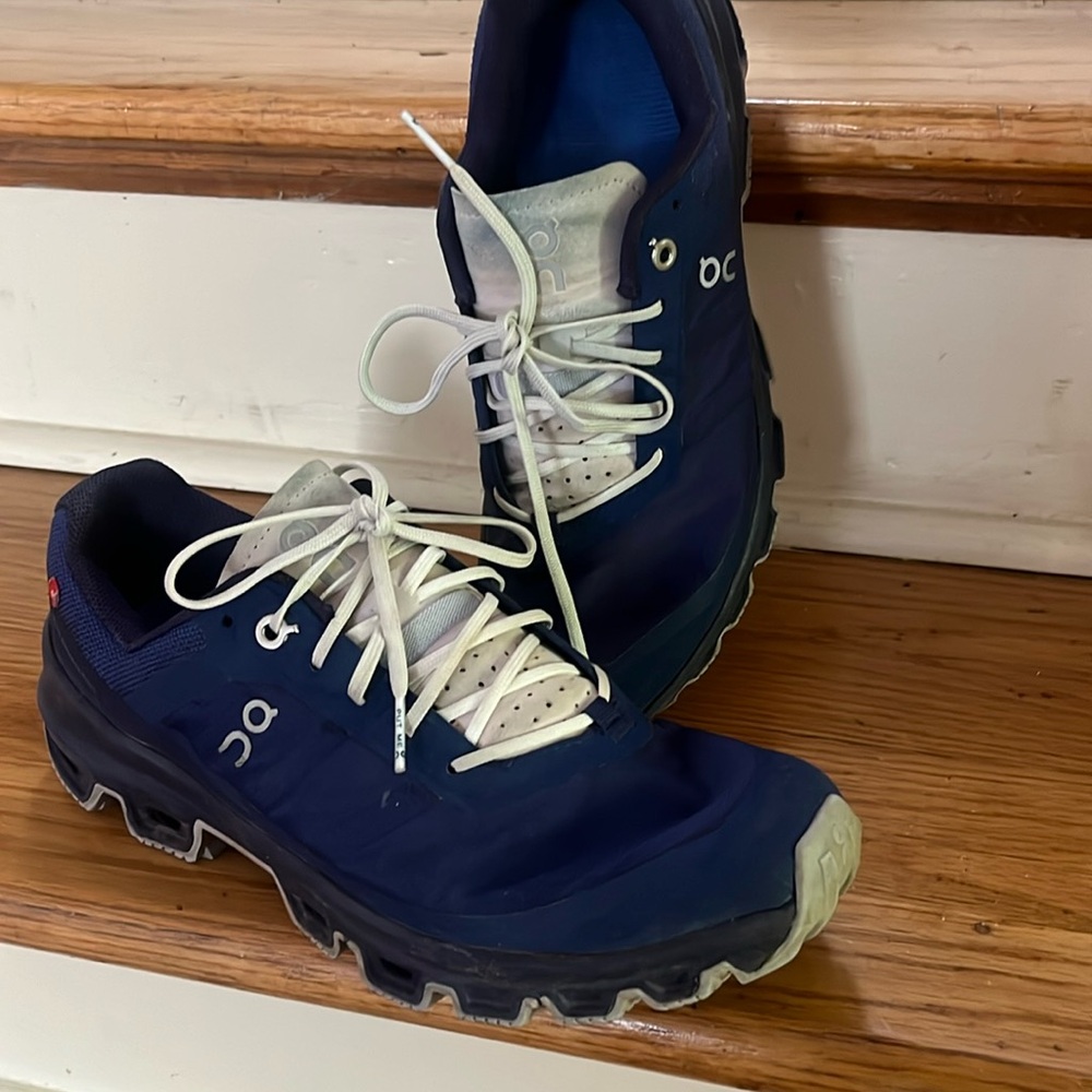 OnCloud Athletic Shoes 7.5